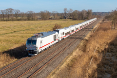 248 506 mit dem ersten ICE L auf der Marschbahn